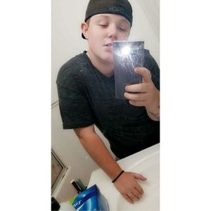 Meet your Posher, Clay